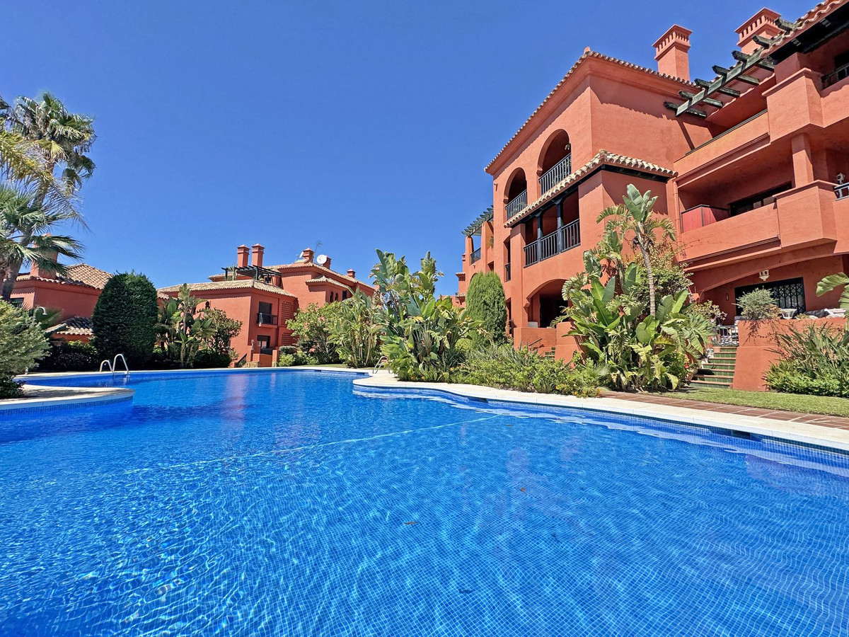 Se vende Apartamento Planta Media de 2 dormitorios en Costa Del Sol, Málaga, España