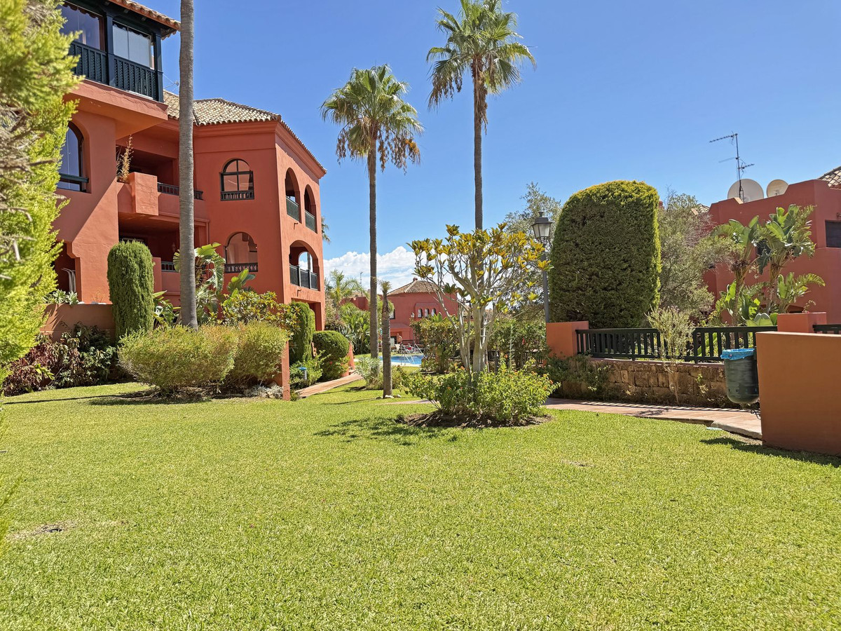 Se vende Apartamento Planta Media de 2 dormitorios en Costa Del Sol, Málaga, España