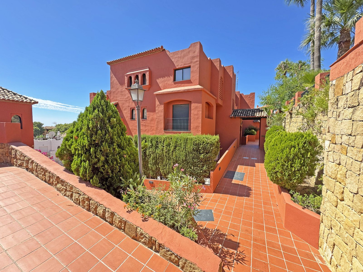 Se vende Apartamento Planta Media de 2 dormitorios en Costa Del Sol, Málaga, España