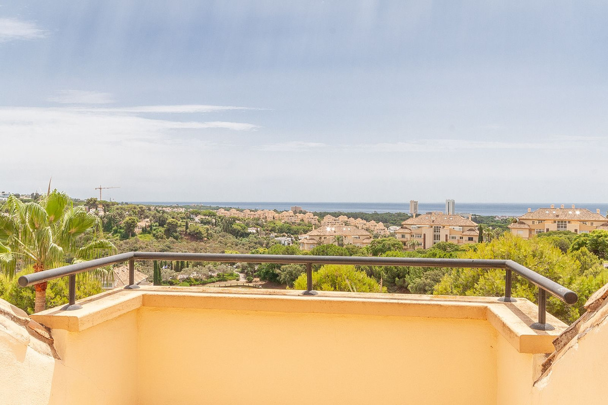 3 Bed Apartment for sale in Elviria Costa Del Sol, Málaga, Spain