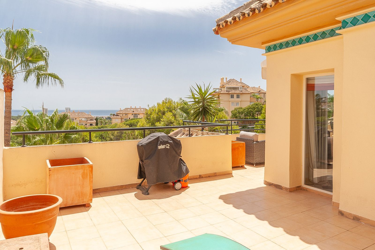 3 Bed Apartment for sale in Elviria Costa Del Sol, Málaga, Spain