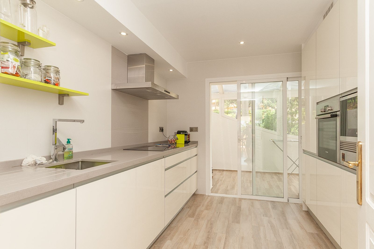 3 Bed Apartment for sale in Elviria Costa Del Sol, Málaga, Spain
