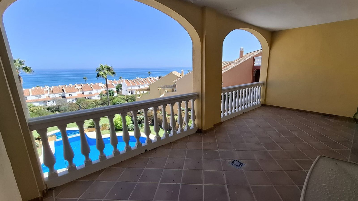 Se vende Apartamento en Planta Última de 2 dormitorios en Costa Del Sol, Málaga, España