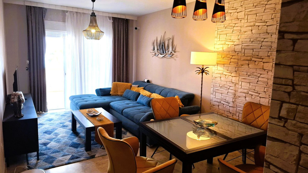 Se vende Apartamento en Planta Última de 2 dormitorios en Costa Del Sol, Málaga, España
