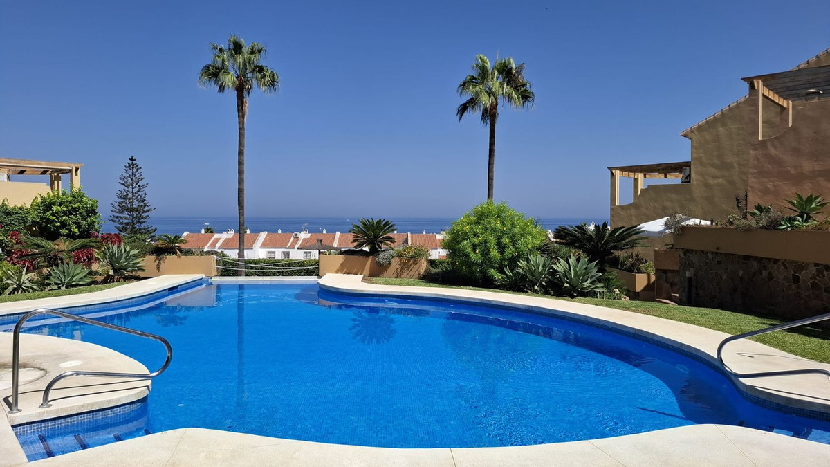 Se vende Apartamento en Planta Última de 2 dormitorios en Costa Del Sol, Málaga, España