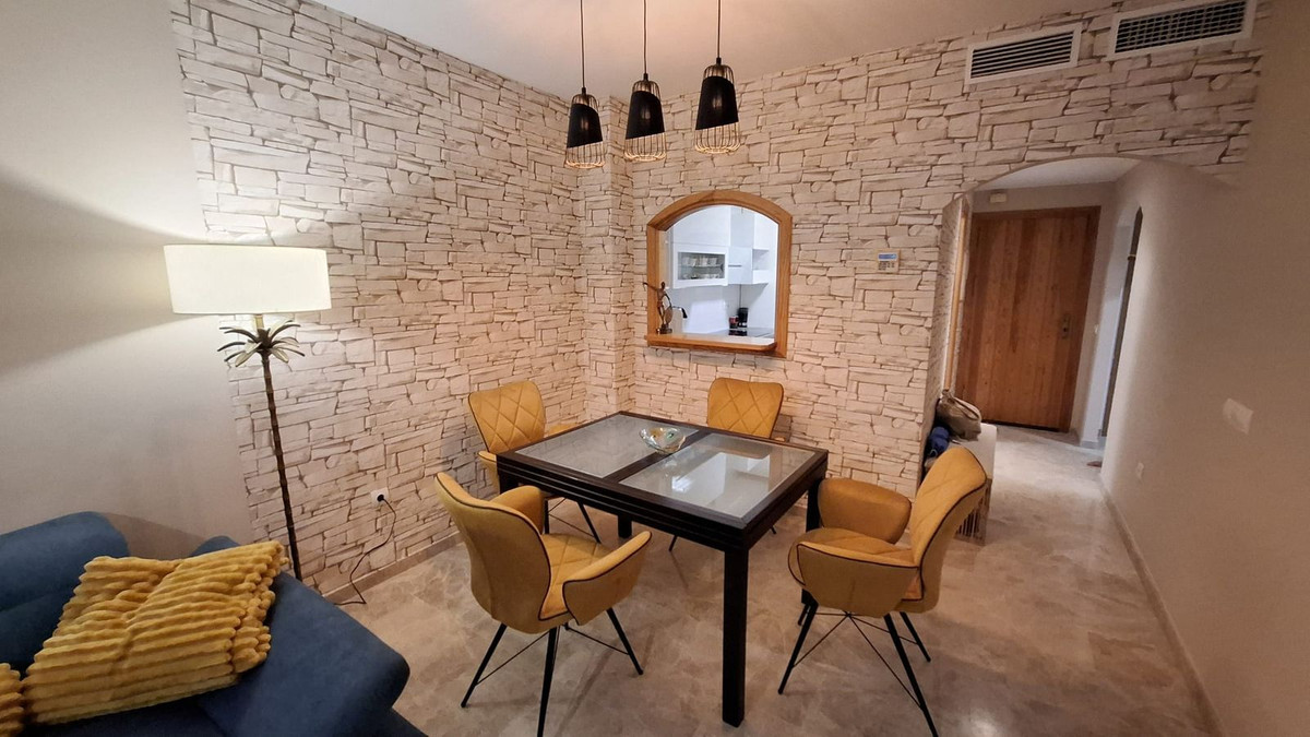 Se vende Apartamento en Planta Última de 2 dormitorios en Costa Del Sol, Málaga, España