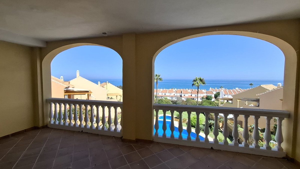 Se vende Apartamento en Planta Última de 2 dormitorios en Costa Del Sol, Málaga, España