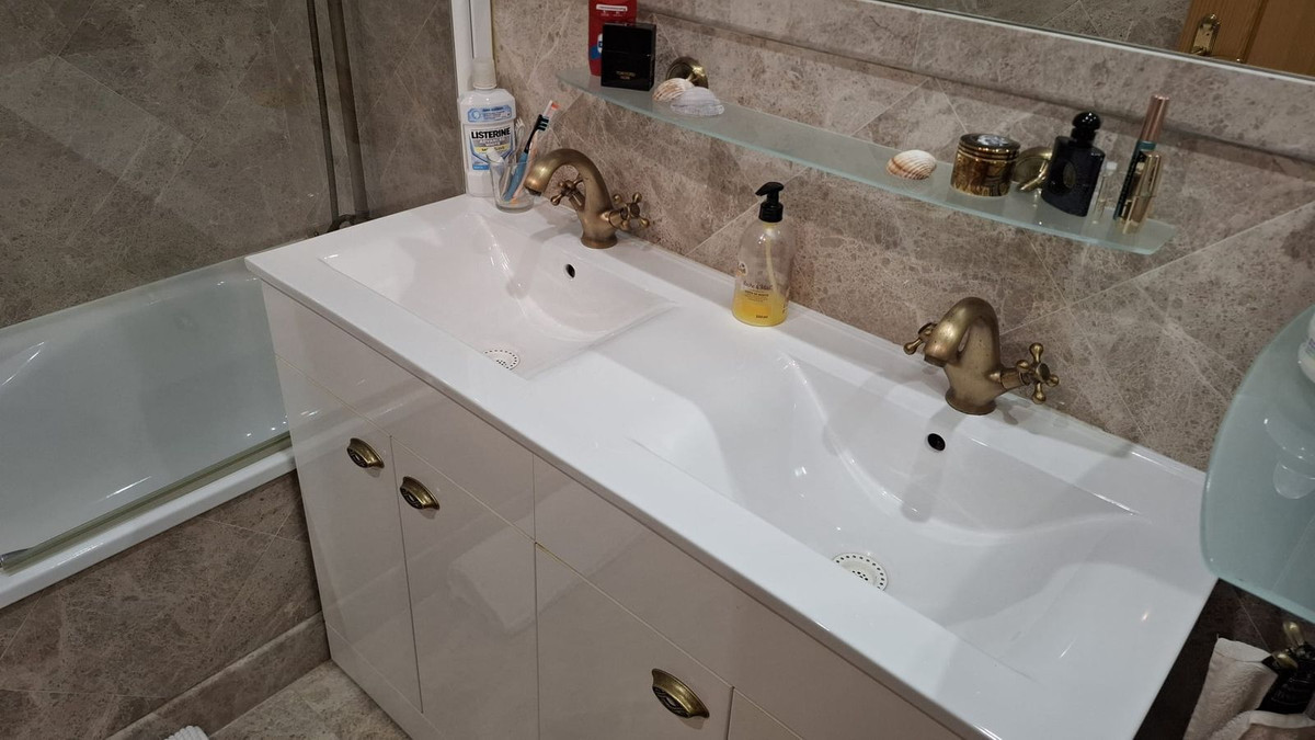 Se vende Apartamento en Planta Última de 2 dormitorios en Costa Del Sol, Málaga, España