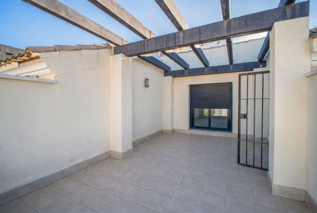 4 Bed Townhouse for sale in Estepona Costa Del Sol, Málaga, Spain