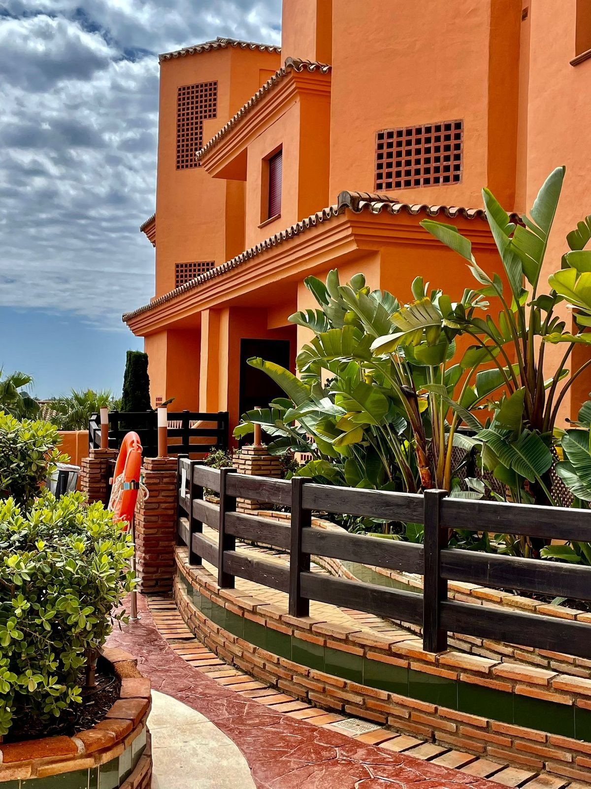 1 Bed Apartment for sale in Benahavís Costa Del Sol, Málaga, Spain