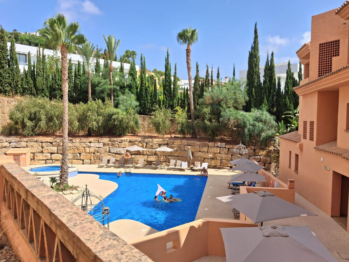 1 Bed Apartment for sale in Benahavís Costa Del Sol, Málaga, Spain