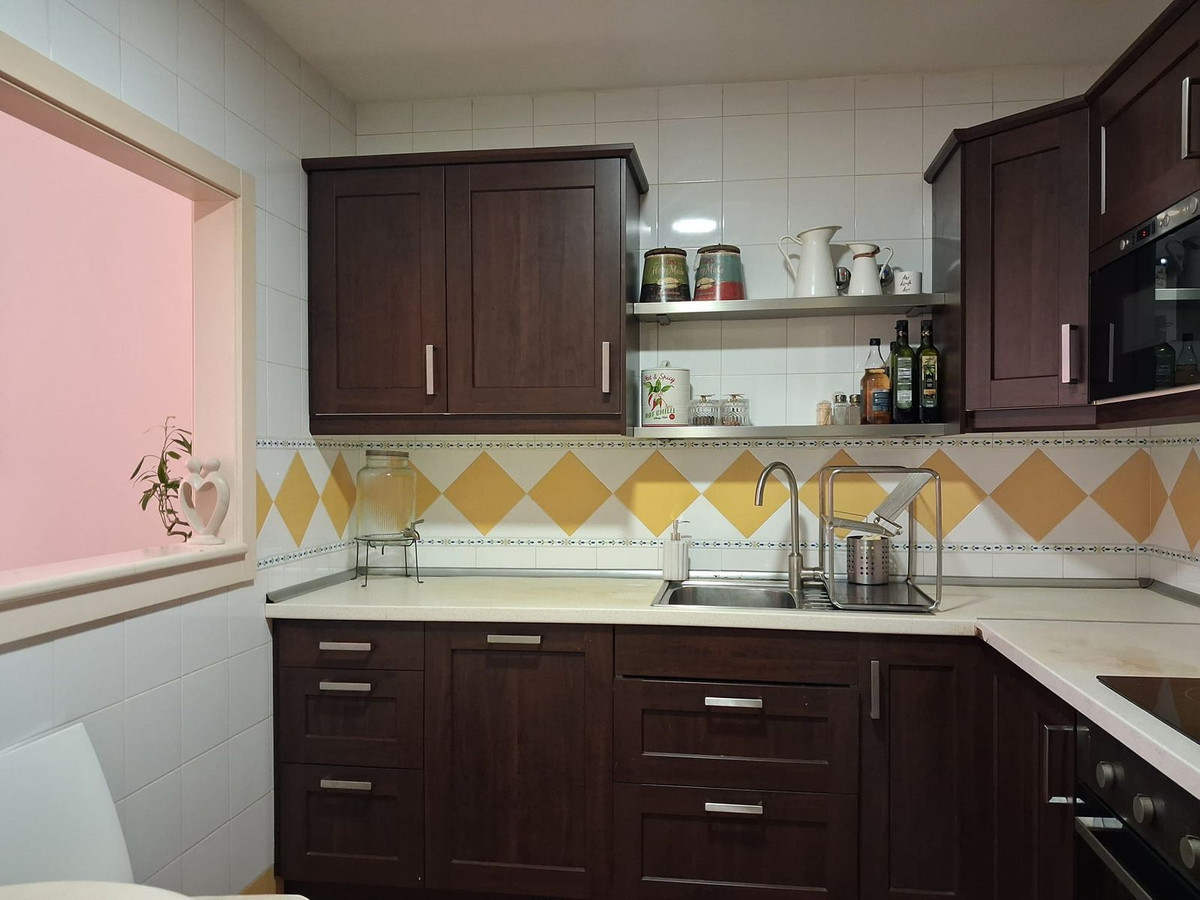 1 Bed Apartment for sale in Benahavís Costa Del Sol, Málaga, Spain