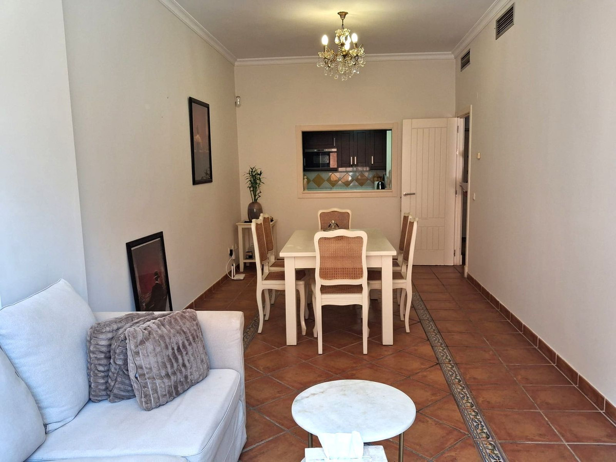 1 Bed Apartment for sale in Benahavís Costa Del Sol, Málaga, Spain