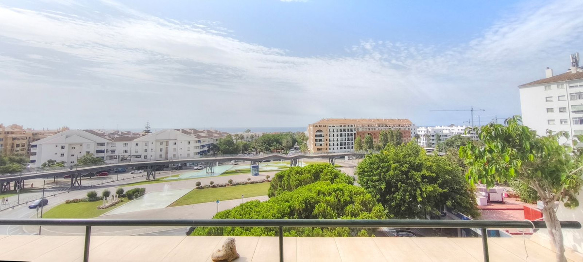 4 Bed Apartment for sale in San Pedro De Alcántara Costa Del Sol, Málaga, Spain