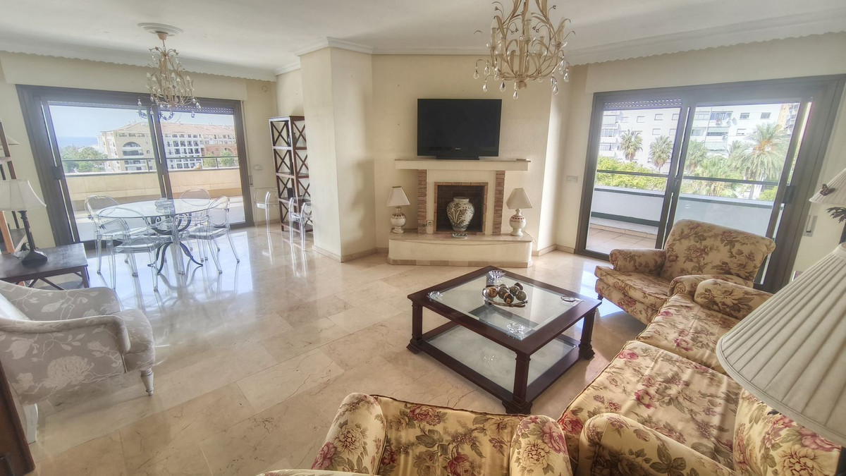 4 Bed Apartment for sale in San Pedro De Alcántara Costa Del Sol, Málaga, Spain