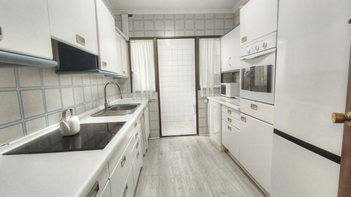 4 Bed Apartment for sale in San Pedro De Alcántara Costa Del Sol, Málaga, Spain