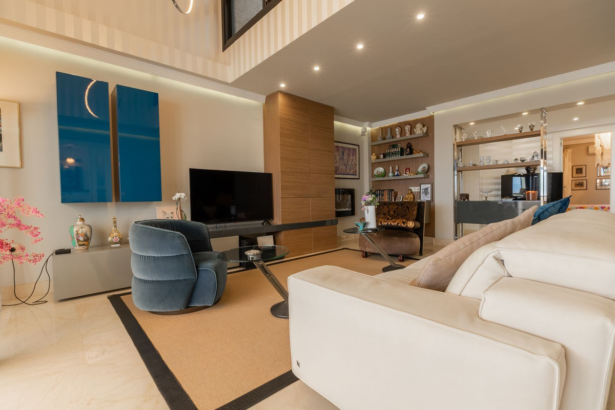 2 Bed Apartment for sale in San Pedro De Alcántara Costa Del Sol, Málaga, Spain