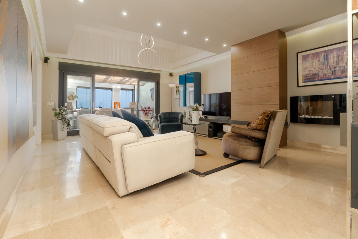 2 Bed Apartment for sale in San Pedro De Alcántara Costa Del Sol, Málaga, Spain