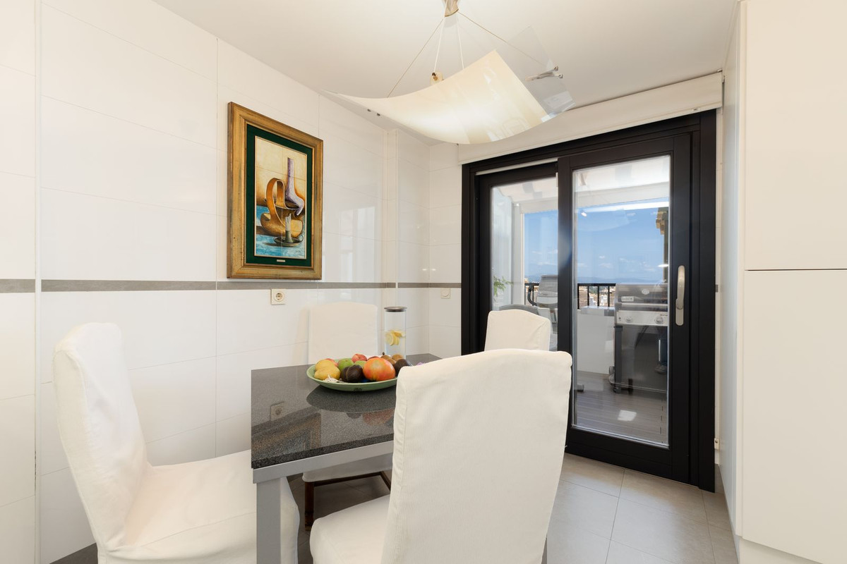 2 Bed Apartment for sale in San Pedro De Alcántara Costa Del Sol, Málaga, Spain