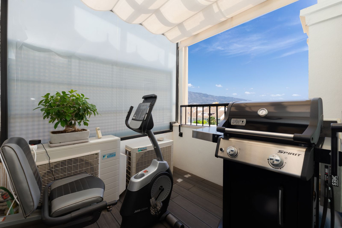 2 Bed Apartment for sale in San Pedro De Alcántara Costa Del Sol, Málaga, Spain