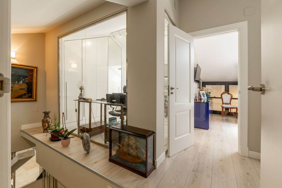 2 Bed Apartment for sale in San Pedro De Alcántara Costa Del Sol, Málaga, Spain