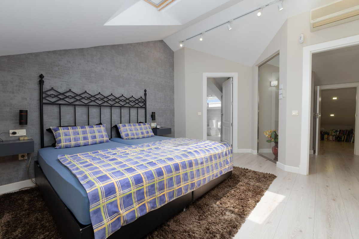 2 Bed Apartment for sale in San Pedro De Alcántara Costa Del Sol, Málaga, Spain