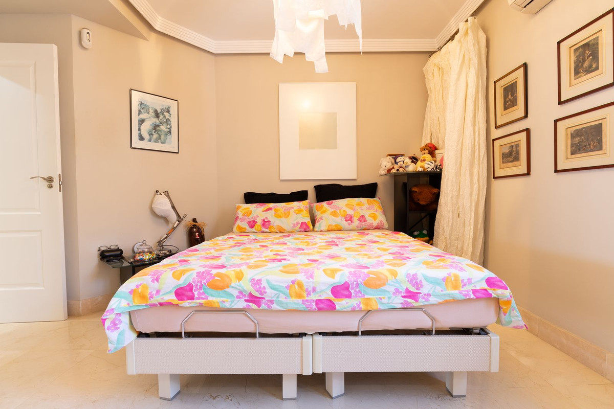 2 Bed Apartment for sale in San Pedro De Alcántara Costa Del Sol, Málaga, Spain