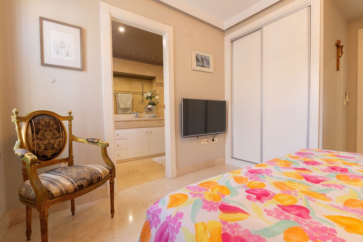 2 Bed Apartment for sale in San Pedro De Alcántara Costa Del Sol, Málaga, Spain
