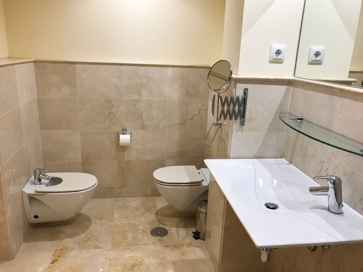 Se vende Apartamento Planta Media de 3 dormitorios en Costa Del Sol, Málaga, España