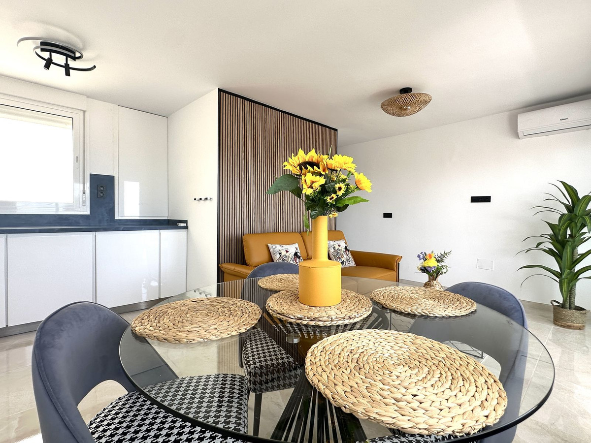 Se vende Apartamento Planta Media de 2 dormitorios en Costa Del Sol, Málaga, España