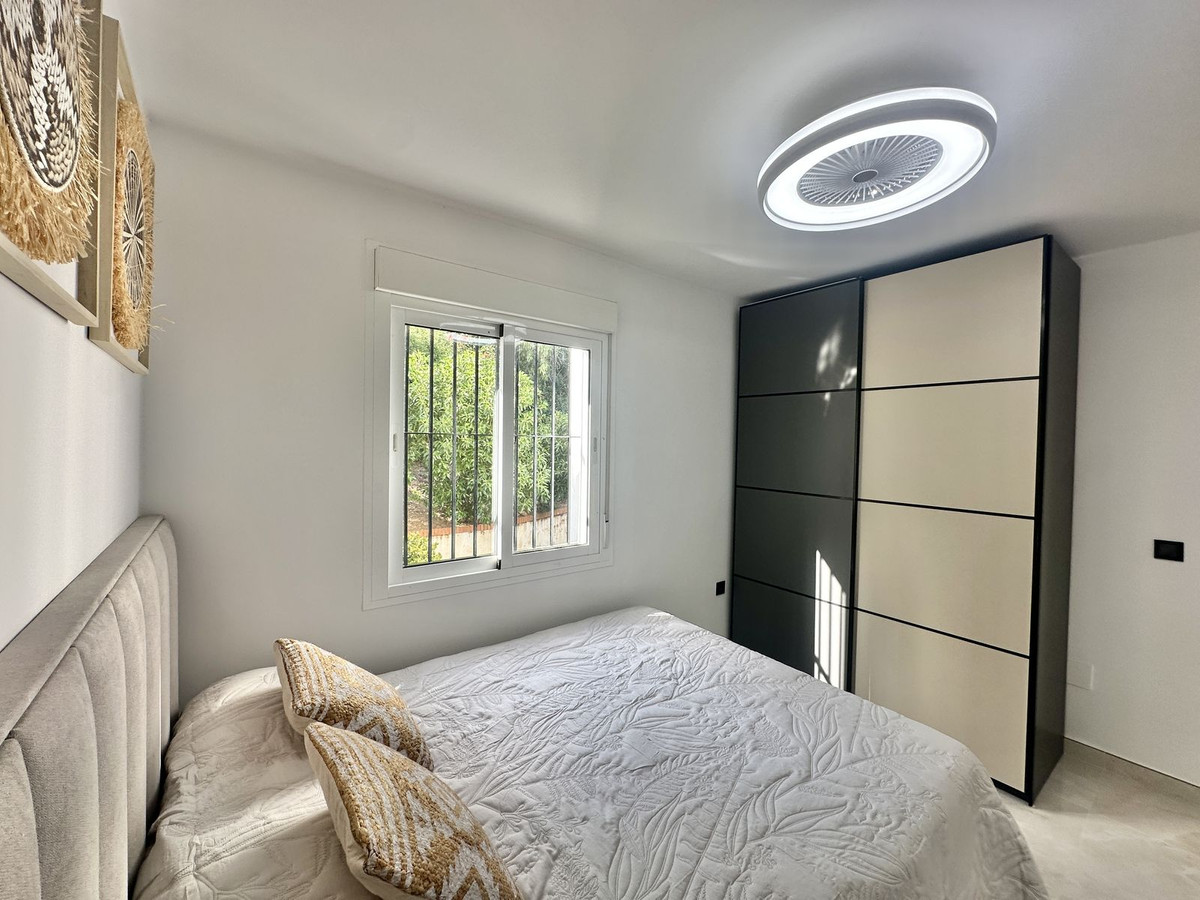 Se vende Apartamento Planta Media de 2 dormitorios en Costa Del Sol, Málaga, España