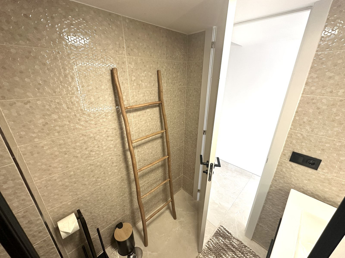 Se vende Apartamento Planta Media de 2 dormitorios en Costa Del Sol, Málaga, España