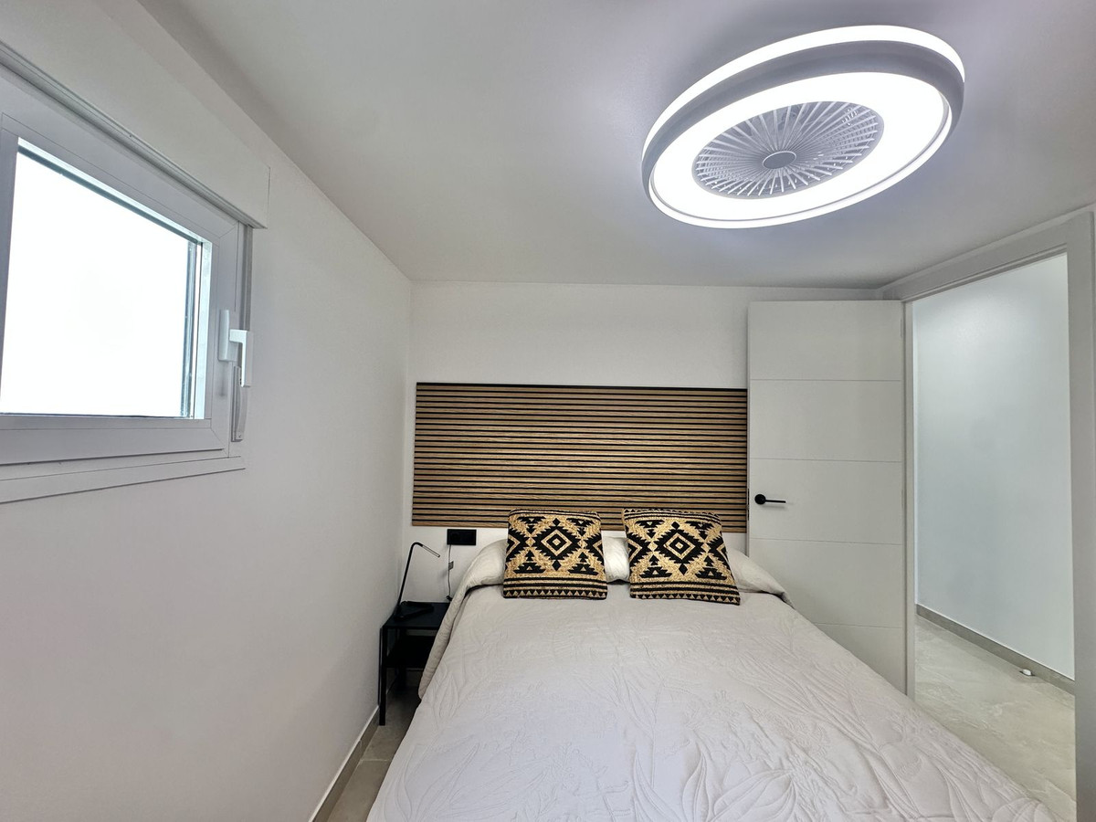 Se vende Apartamento Planta Media de 2 dormitorios en Costa Del Sol, Málaga, España