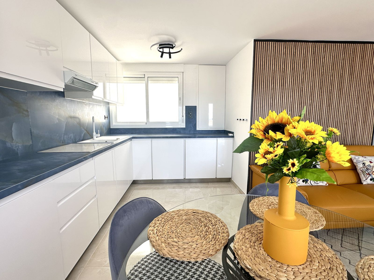 Se vende Apartamento Planta Media de 2 dormitorios en Costa Del Sol, Málaga, España