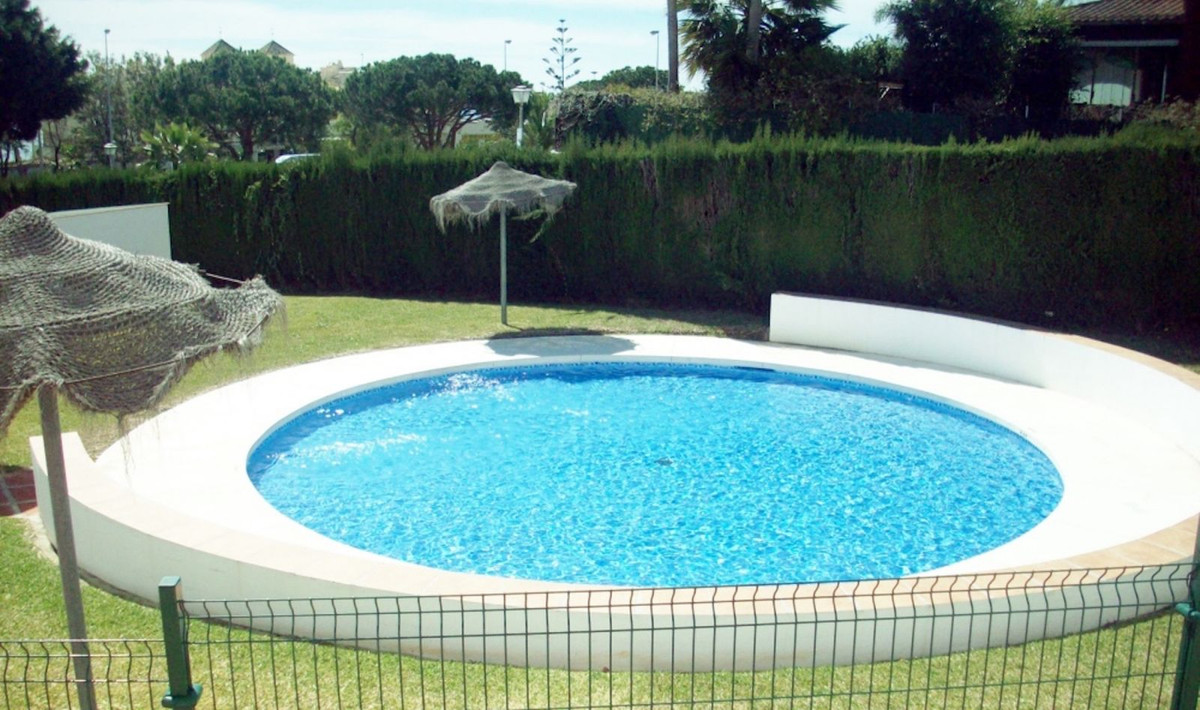 Se vende Apartamento Planta Media de 2 dormitorios en Costa Del Sol, Málaga, España