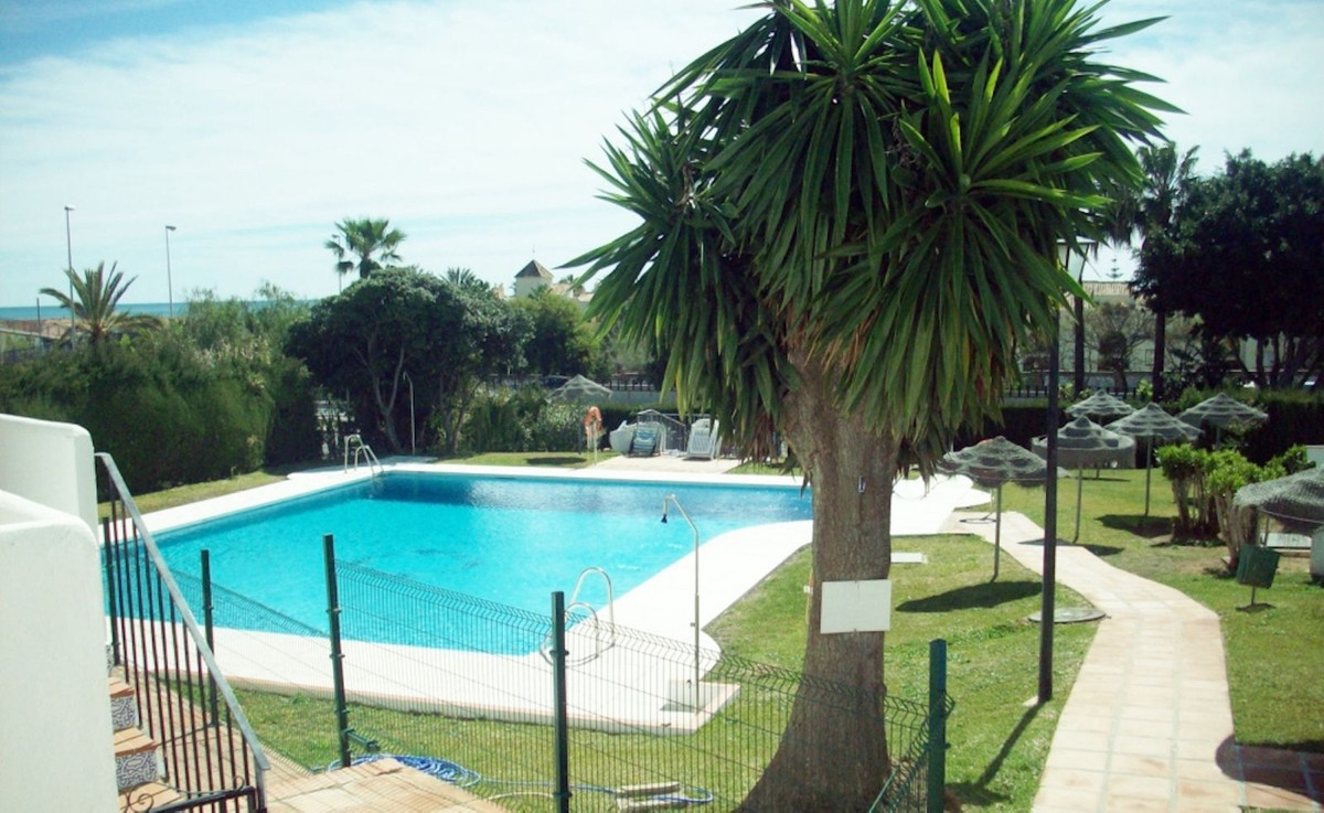 Se vende Apartamento Planta Media de 2 dormitorios en Costa Del Sol, Málaga, España