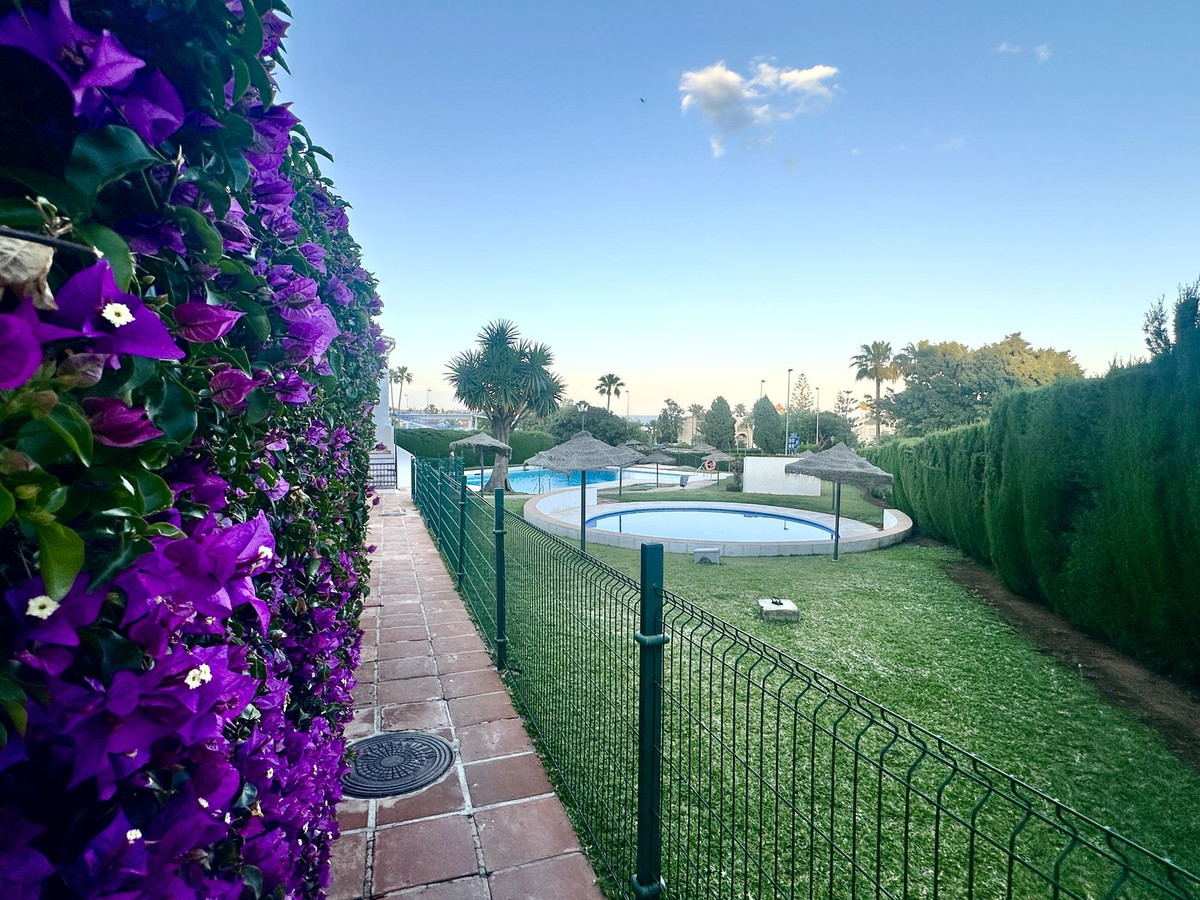 Se vende Apartamento Planta Media de 2 dormitorios en Costa Del Sol, Málaga, España