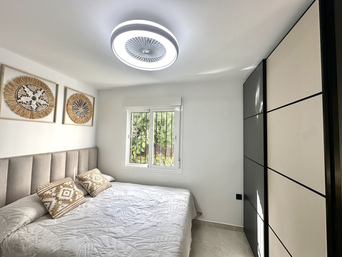 Se vende Apartamento Planta Media de 2 dormitorios en Costa Del Sol, Málaga, España