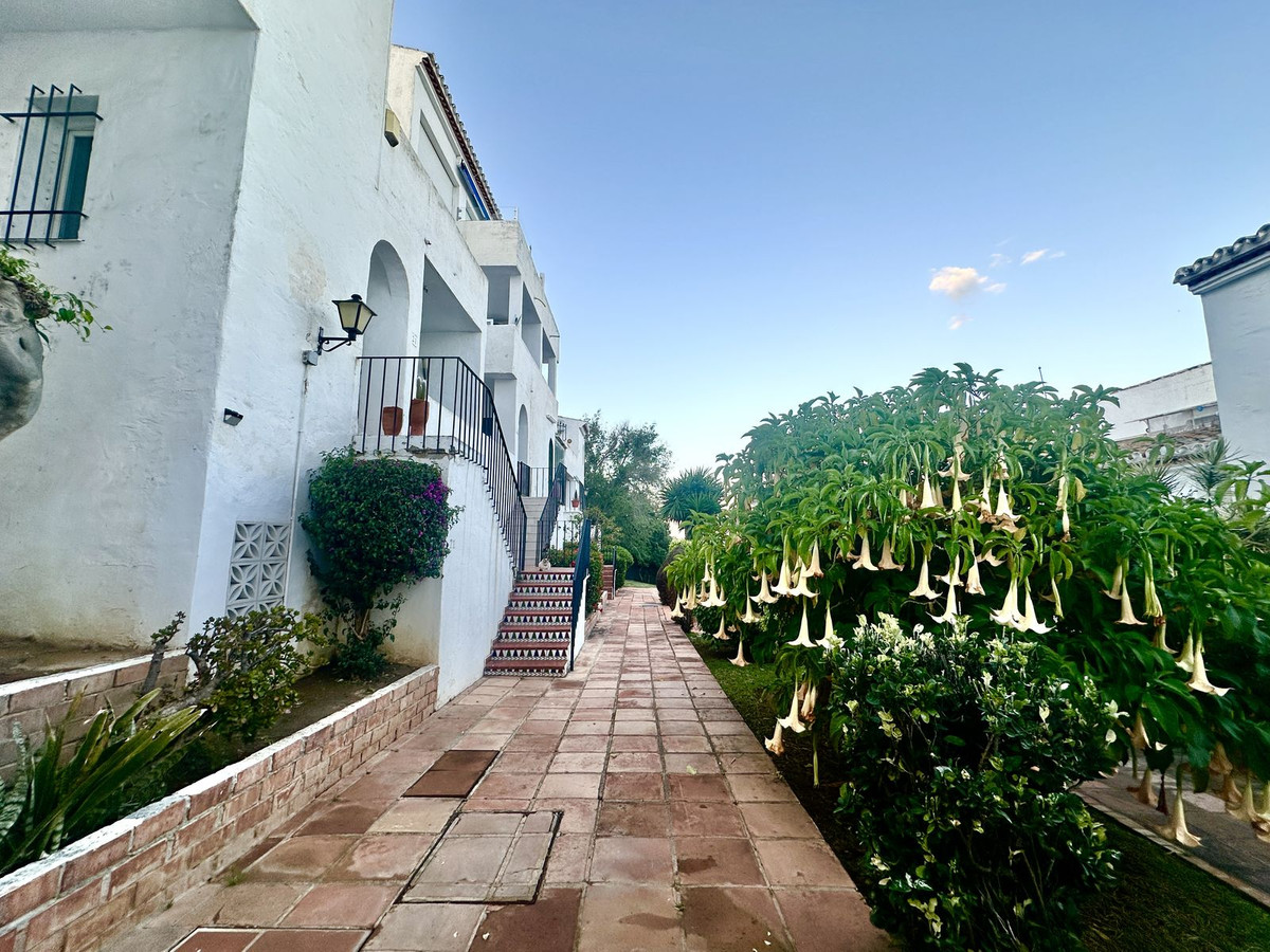 Se vende Apartamento Planta Media de 2 dormitorios en Costa Del Sol, Málaga, España