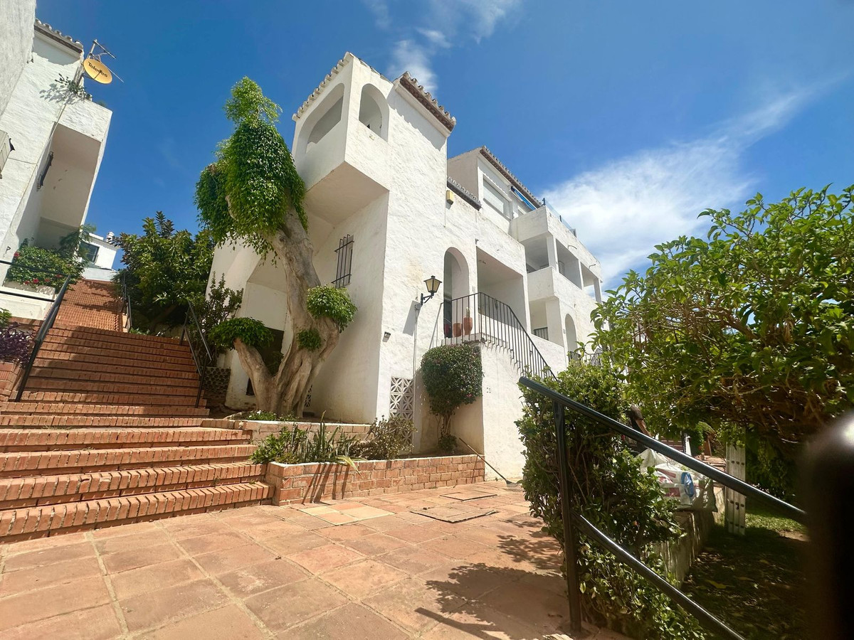 Se vende Apartamento Planta Media de 2 dormitorios en Costa Del Sol, Málaga, España