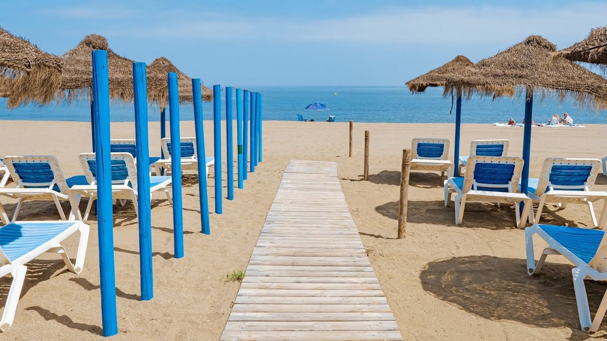 Se vende Apartamento Planta Media de 2 dormitorios en Costa Del Sol, Málaga, España