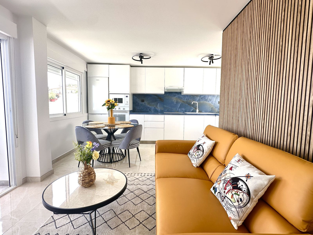 Se vende Apartamento Planta Media de 2 dormitorios en Costa Del Sol, Málaga, España