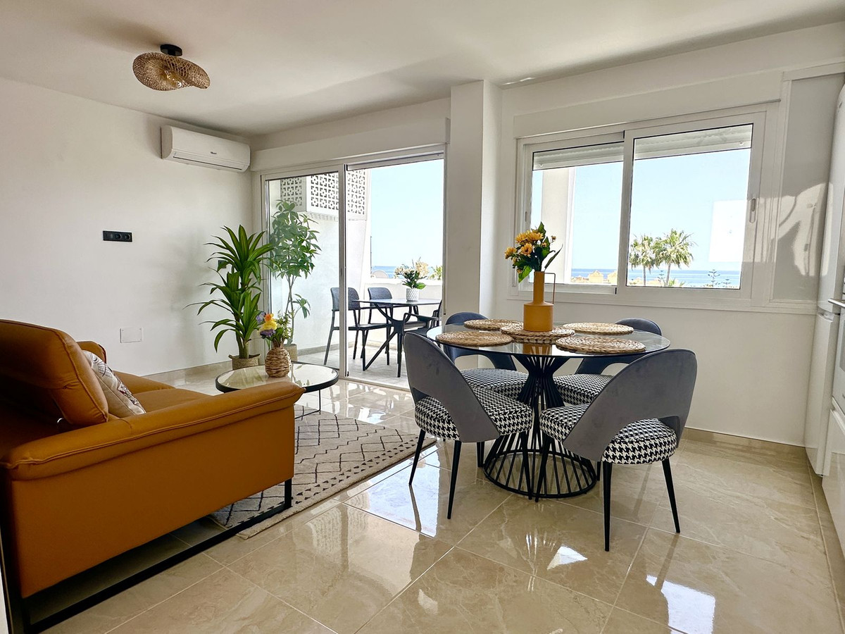 Se vende Apartamento Planta Media de 2 dormitorios en Costa Del Sol, Málaga, España