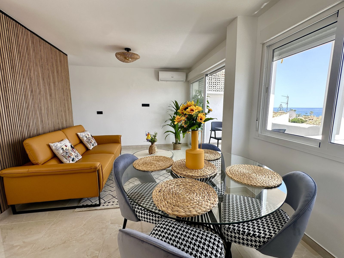 Se vende Apartamento Planta Media de 2 dormitorios en Costa Del Sol, Málaga, España