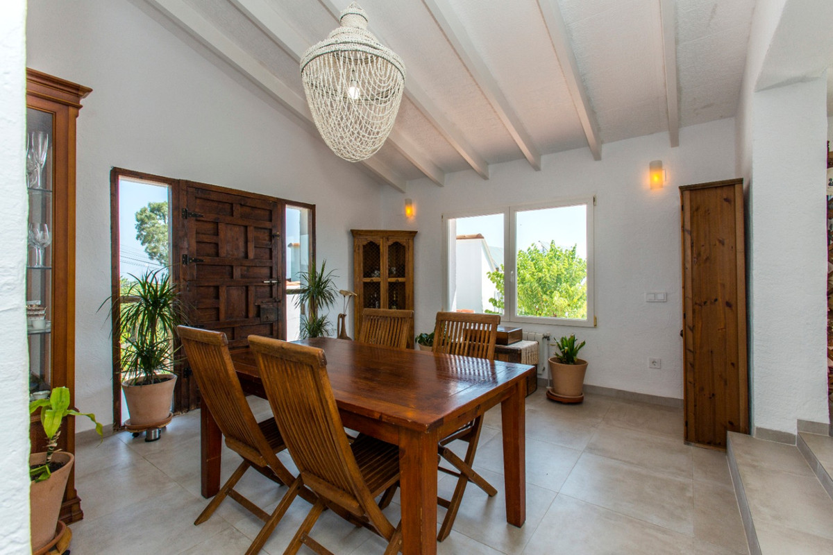 Se vende Villa - Chalet de 5 dormitorios en Costa Blanca, Alicante, España