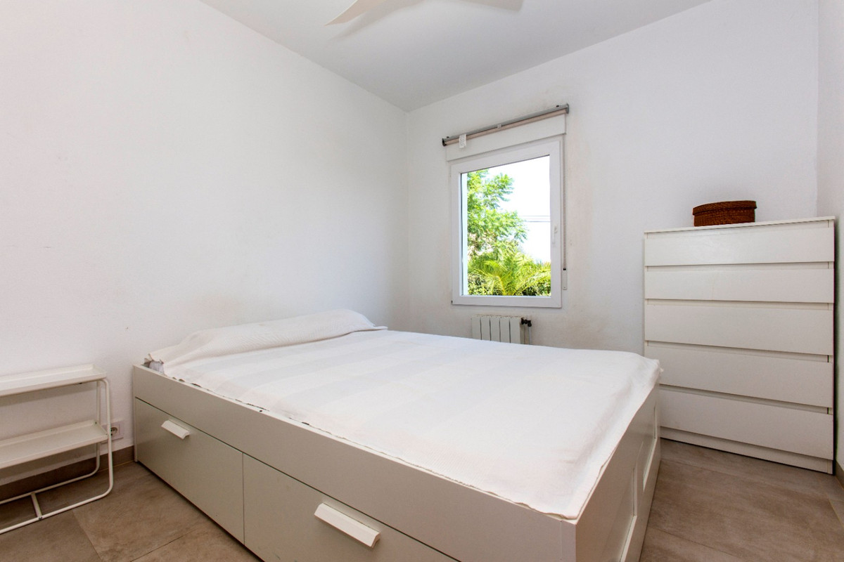 Se vende Villa - Chalet de 5 dormitorios en Costa Blanca, Alicante, España