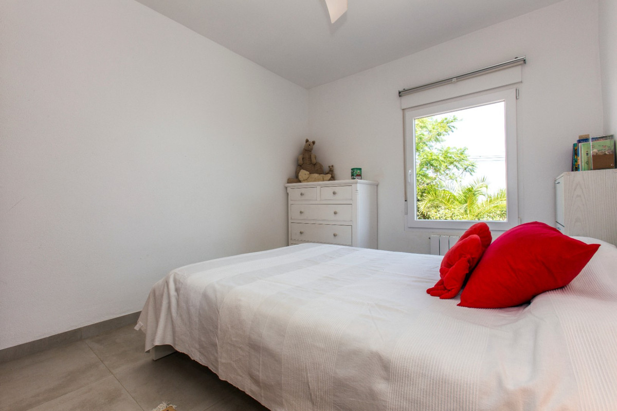 Se vende Villa - Chalet de 5 dormitorios en Costa Blanca, Alicante, España