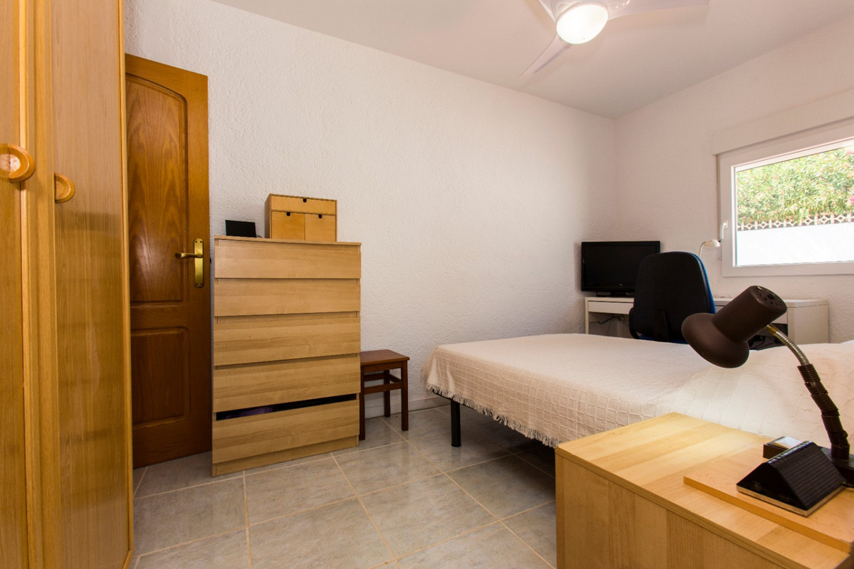 Se vende Villa - Chalet de 5 dormitorios en Costa Blanca, Alicante, España