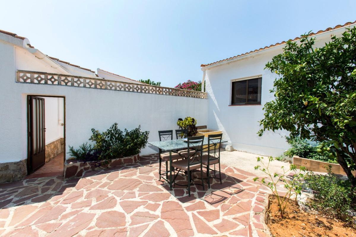 Se vende Villa - Chalet de 5 dormitorios en Costa Blanca, Alicante, España