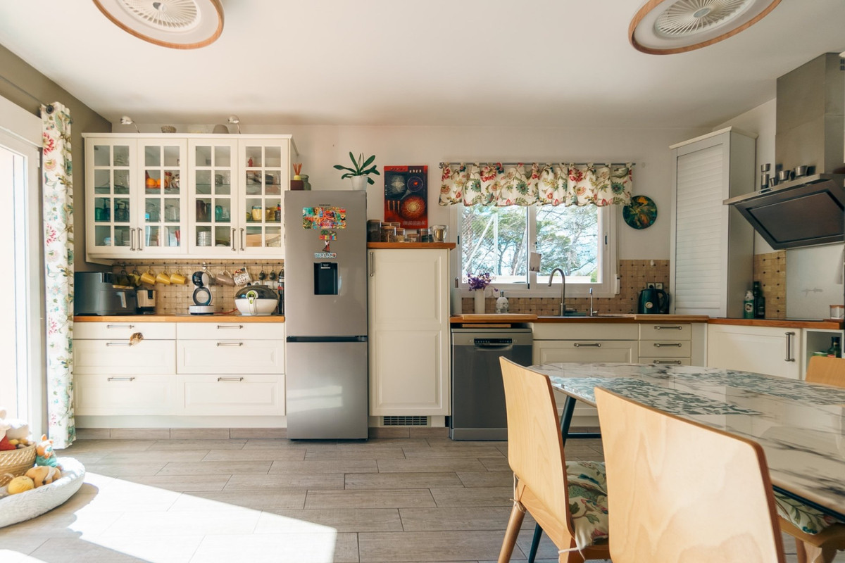 Se vende Villa - Chalet de 4 dormitorios en Costa Blanca, Alicante, España